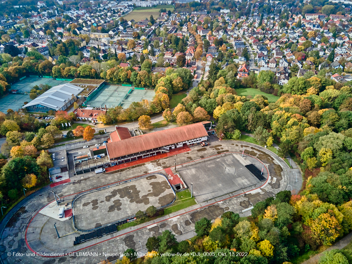 13.10.2022 - Der Ostpark mit See und Biergarten in Neuperlach